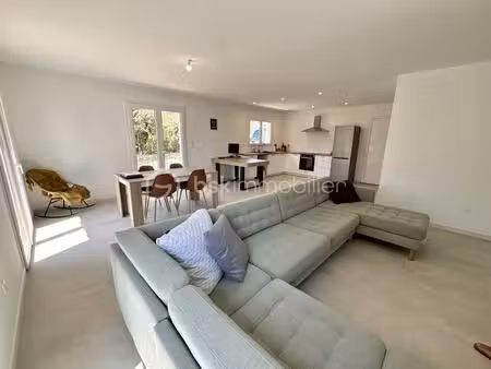 maison de 84 m² à ampus