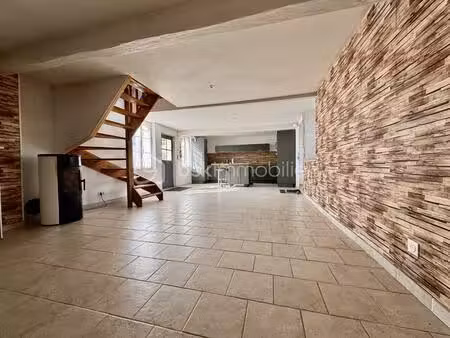 maison de village de 173 m² à estrees-saint-denis
