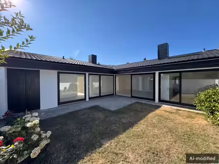 lumineuse maison 3 chambres de plain-pied et jardin privatif
