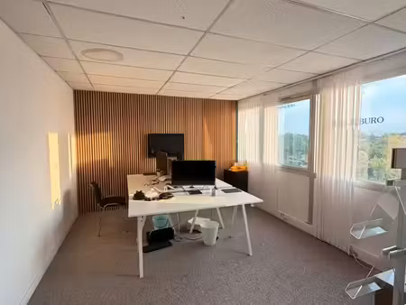 bureaux à louer — mérignac (33700) — espace partagé avec cuisine