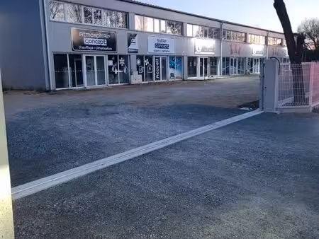 local commercial magasin