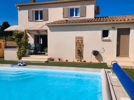 maison 3 chambres  bureau  piscine