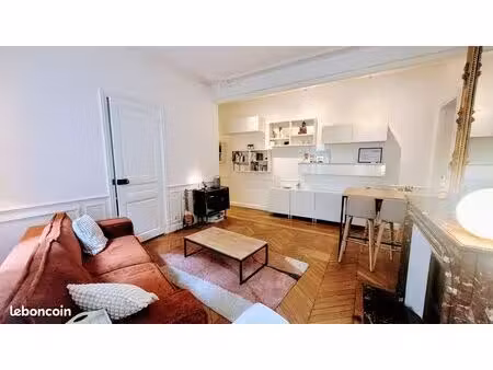 paris 9e – comme une maison avec cour privative 30 m²