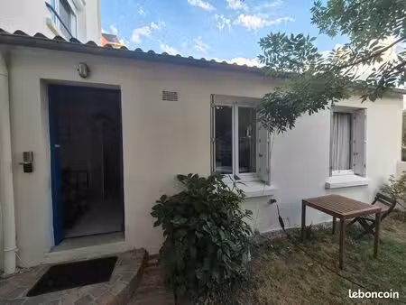 t2 meublé 25 m² – 530 tout compris – jardin