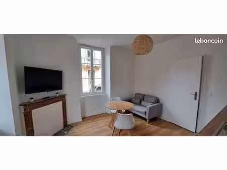 superbe t2 hypercentre meublé refait à neuf wifi parking gratuit