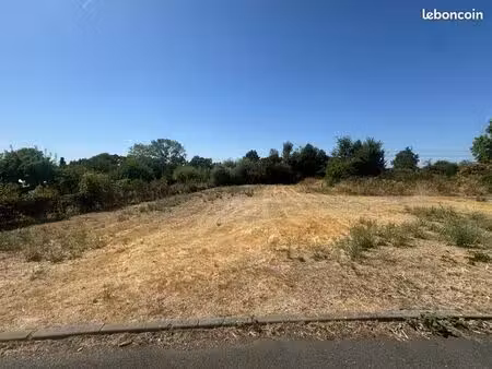 ? emplacement à louer – terrain privé