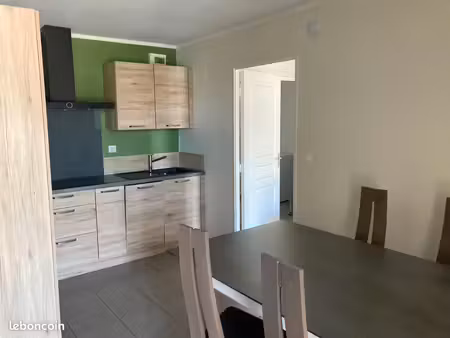 location t2 meublé à chateaugiron
