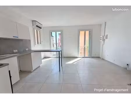 à louer – t2 duplex entièrement rénové – martigues  quartier de l’île