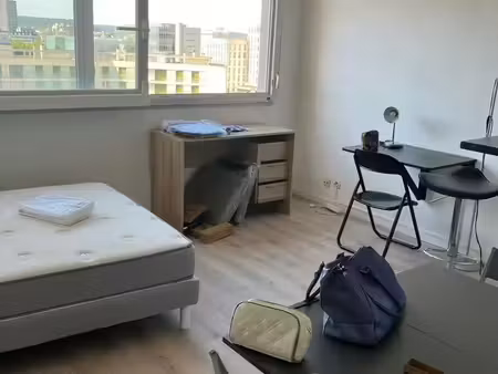 en cv  sur la ligne du tram studio meublé 25m2+pk souterrain