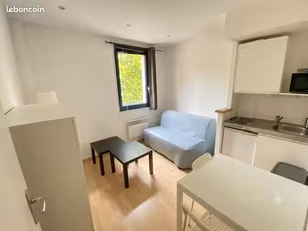 studio 1 pièce 13 m²