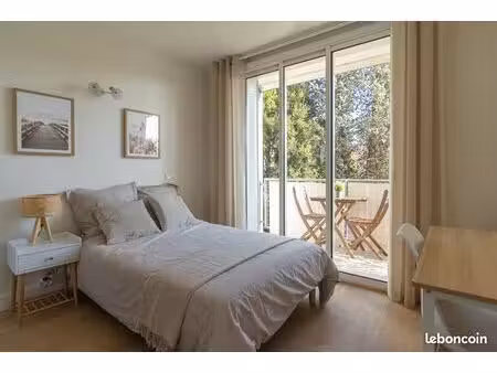 jolie chambre balcon privé - appart rénovée ?