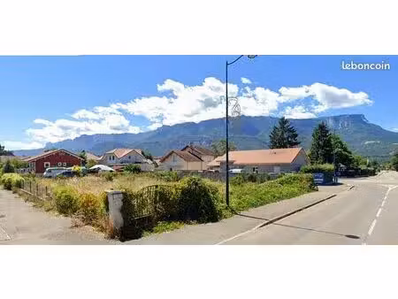 terrain 799 m² pontcharra centre-ville viabilise