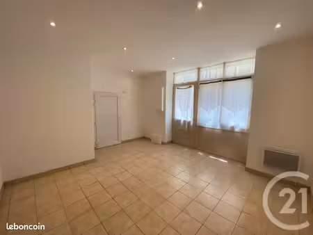 commerce 30 m²