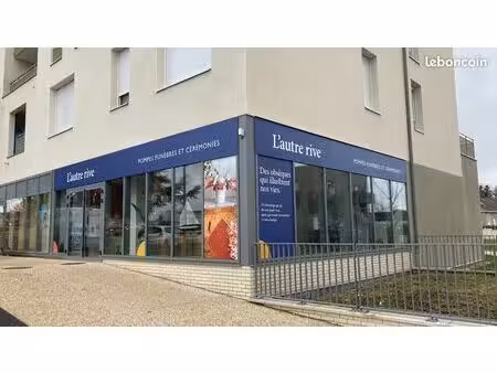 local commercial 135 m² chambray-lès-tours