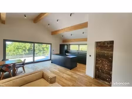 esprit chalet contemporain – prestations haut de gamme – haut-jura – 25 min de la suisse