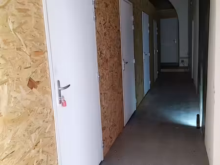 immeuble garde meubles  parking et cave en pleine propriété
