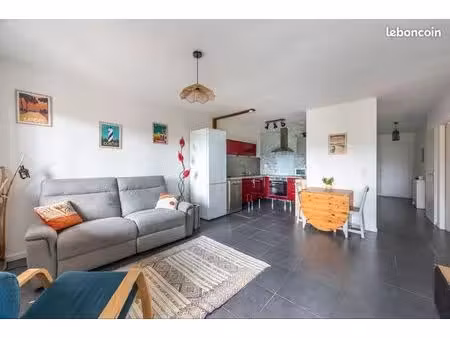 appartement t3 meublé à louer à l'année