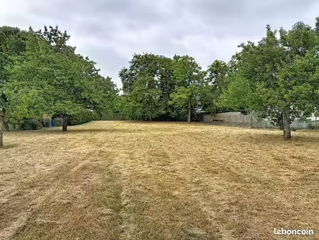 terrain 850 m² montlouis-sur-loire
