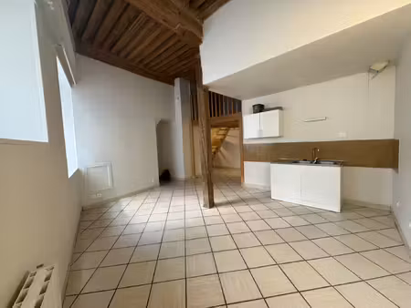 studio t1 bis avec mezzanine - vieux lyon
