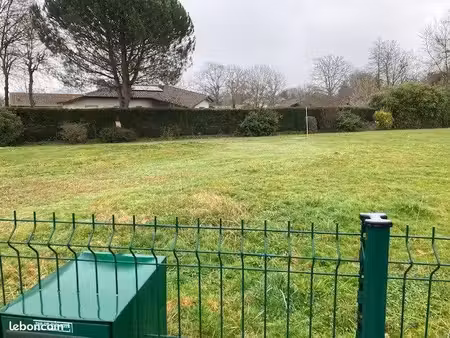 terrain à bâtir de 780 m² à bretagne-de-marsan (40)