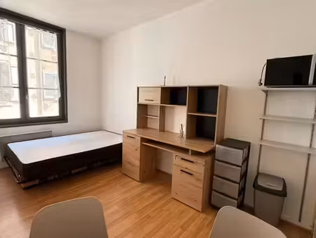 appartement/studio 25 m² meublé - centre-ville  le puy-en-velay