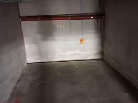 garage/box 12 m² nantes