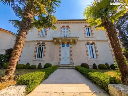 maison de maître de 291 m²  parc de 2 500 m² avec piscine + petite maison indépendante