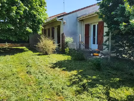 maison climatisée avec jardin