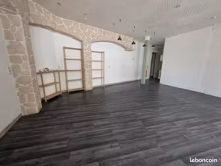 local commercial 50 m² – plein centre de feurs