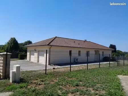 maison plain pied double garage et chalet