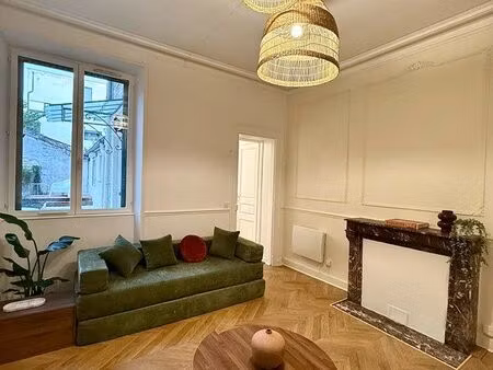 à louer — t2 bis haussmannien meublé avec jardin