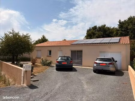 maison avec 3 chambres  garage et jardin clos