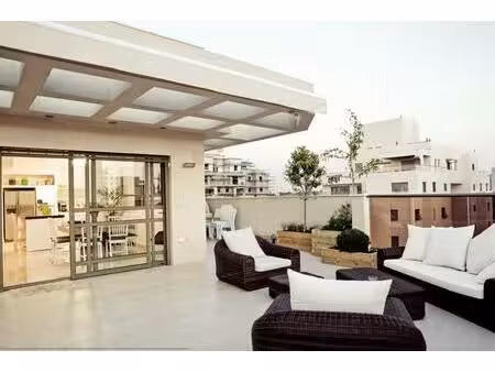 charmant t4 proche transports avec immense terrasse de 42 m² !