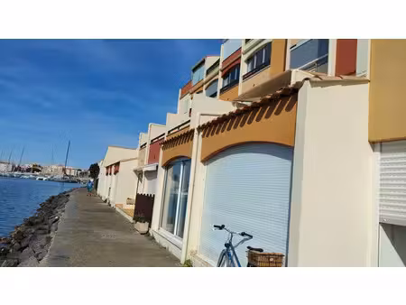 le cap d'agde: appartement avec garage attenant  vue port 1 ère ligne / t2-cabine