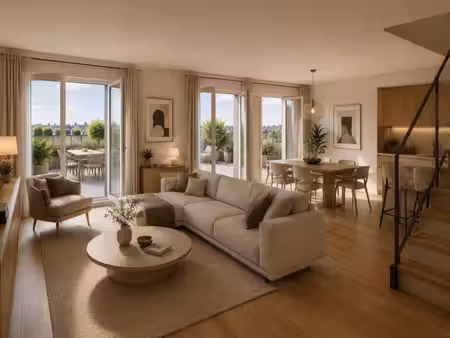 tres rare duplex de 5 pièces à proximité immédiate des transports deux balcons !