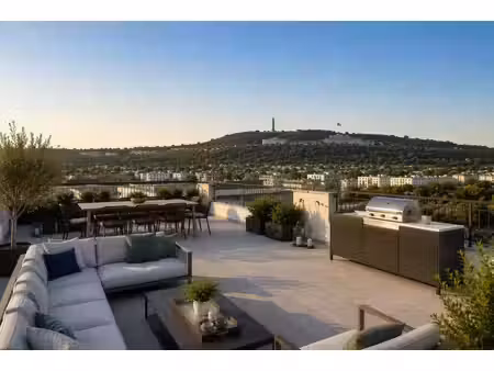 exceptionnel ! t5 dernier étage avec rooftop de 71 m² avec vue dégagée sur le mont-valérie