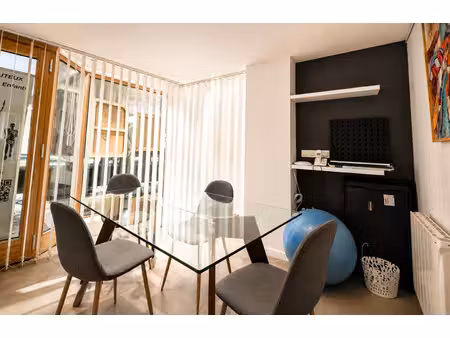 murs commerciaux et bureaux  65 m2 avec vitrine commerciale