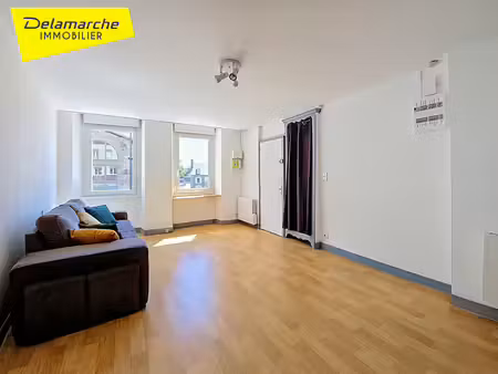 a vendre immeuble brehal local commercial + appartement