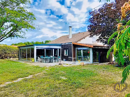 gaillan - landaise rénové de 214m2 avec piscine !