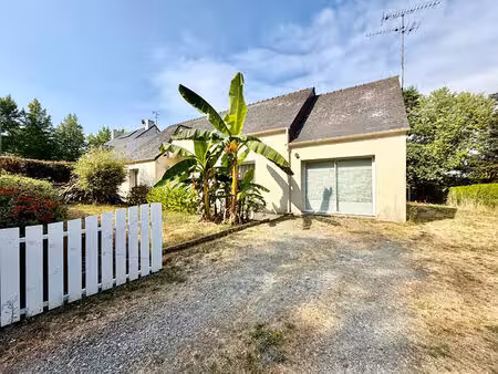 maison de plain-pied d'environ 109 m² évolutif dans le bourg de marsac sur don