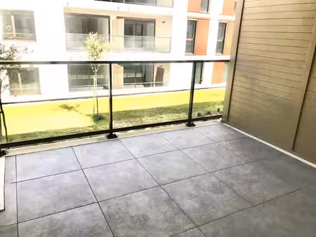 location appartement 2 pièces 41 m² à frejus (83600)  743 €