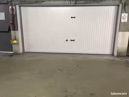 vends grand garage voiture + moto vieux lille