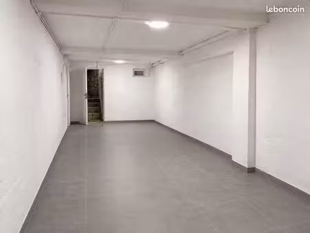 box de 20 m² à louer à lille  située à proximité de porte de douai
