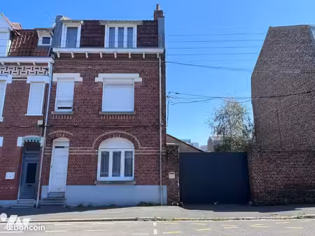 maison 8 pièces 133 m²