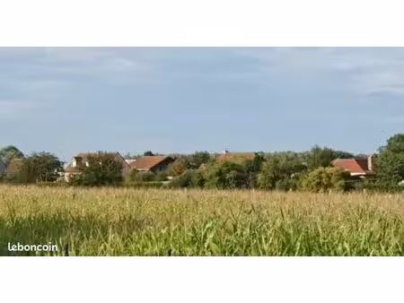 terrain 585 m² hantay