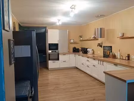 grande maison familiale en bord de sambre