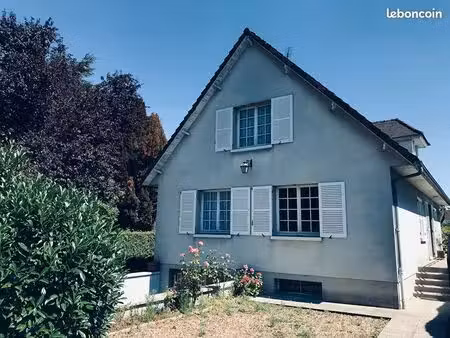 maison 8 pièces 141 m²