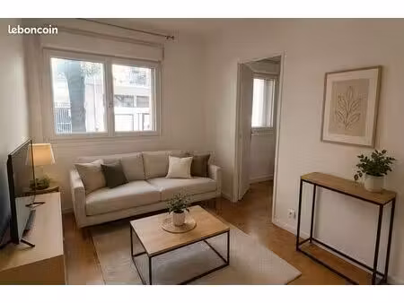 t3 rénové – 2 chambres – parking – balcon – proche gare et facs