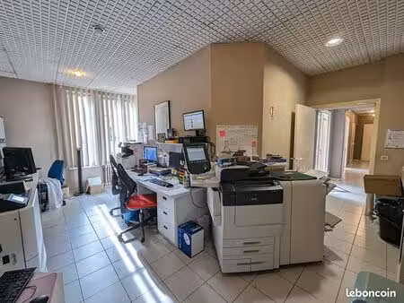 local commercial 330 m² beauvais