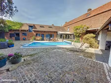 fermette avec piscine